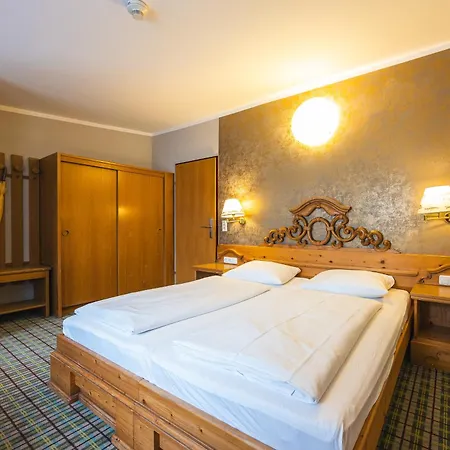 Hotell Fish'inn Zell - Fischerwirt 4*