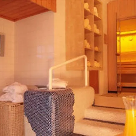 מלון Fish'inn Zell - Fischerwirt 4*